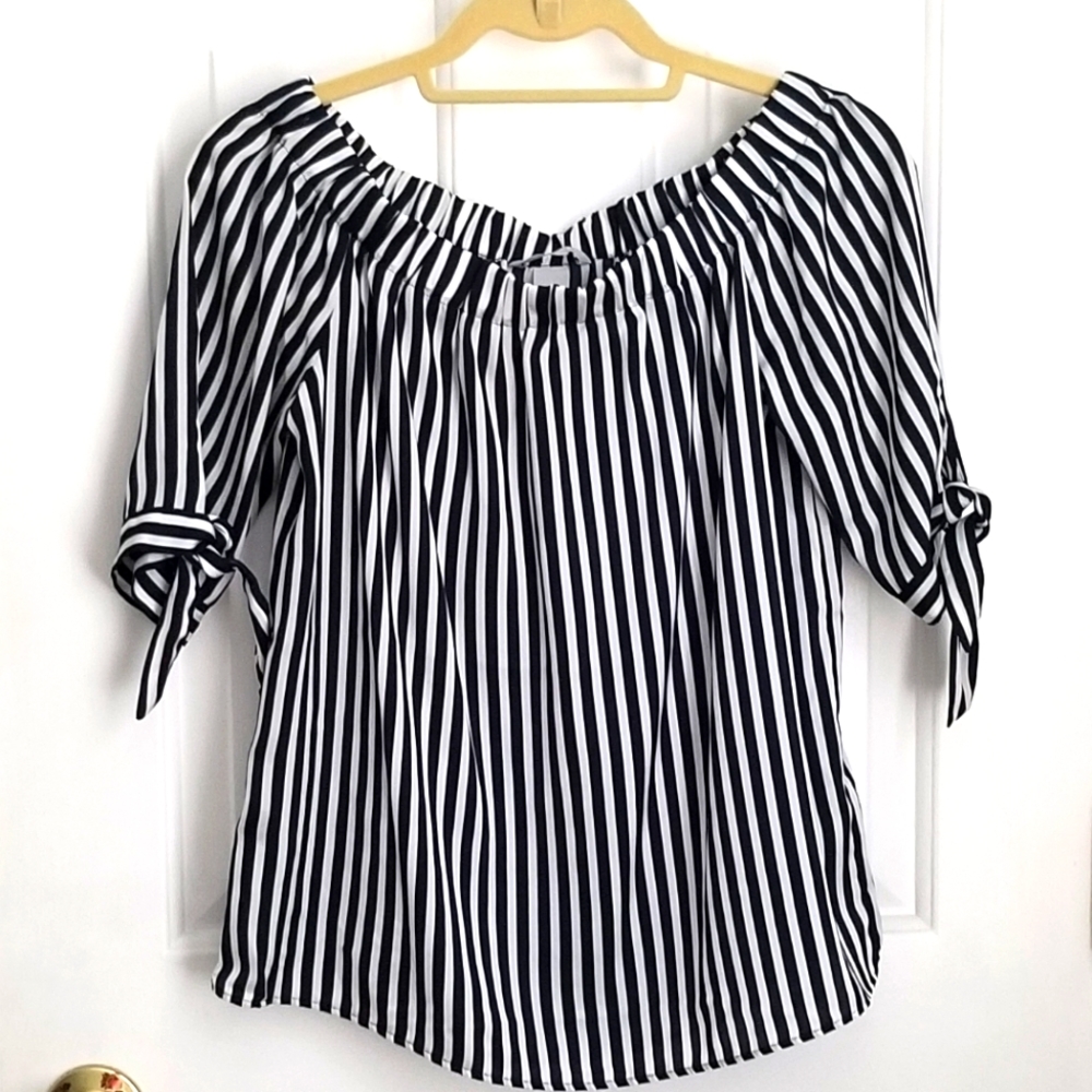H&M off the shoulder navy striped blouse, women size 4.